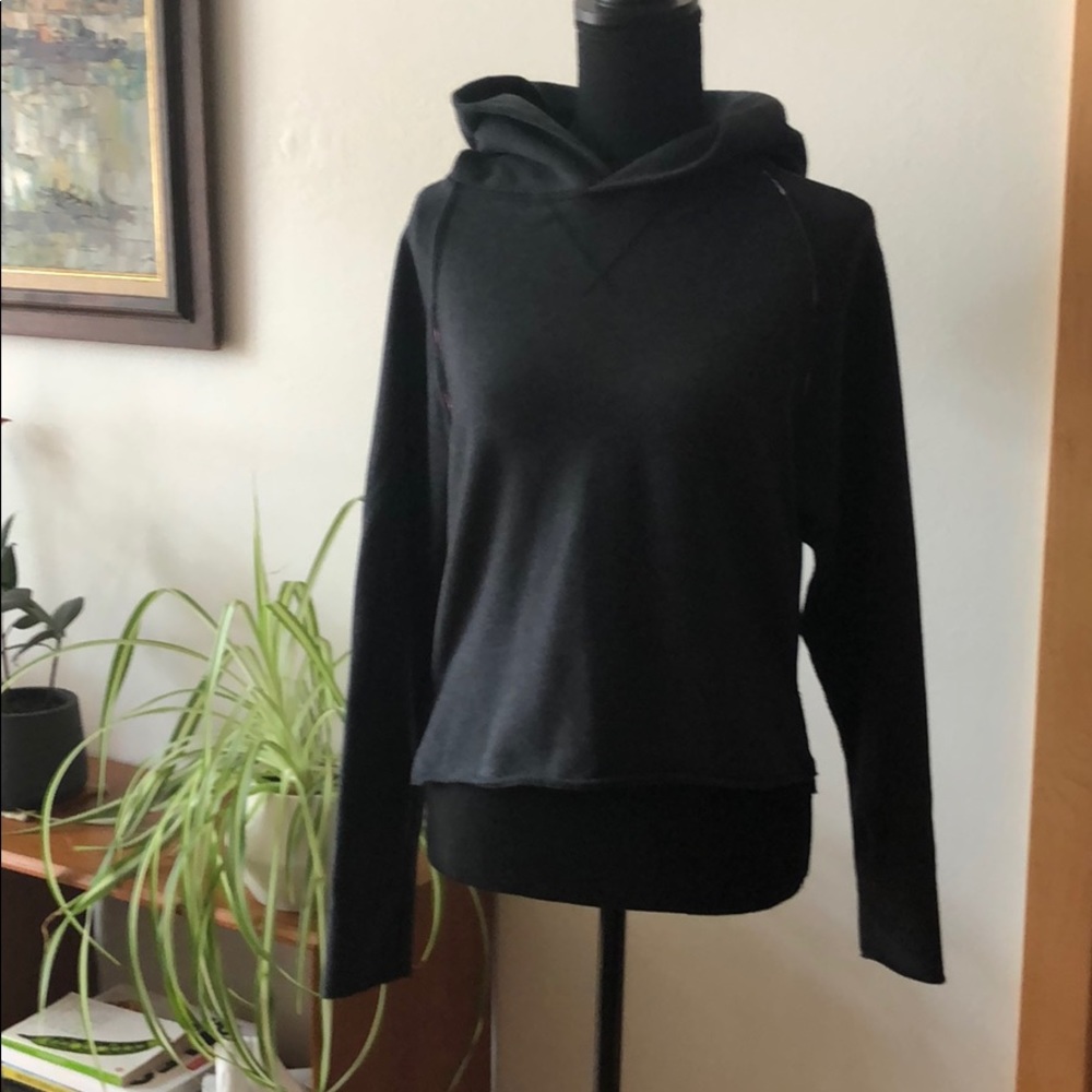 lululemon dark grey cropped hoodie